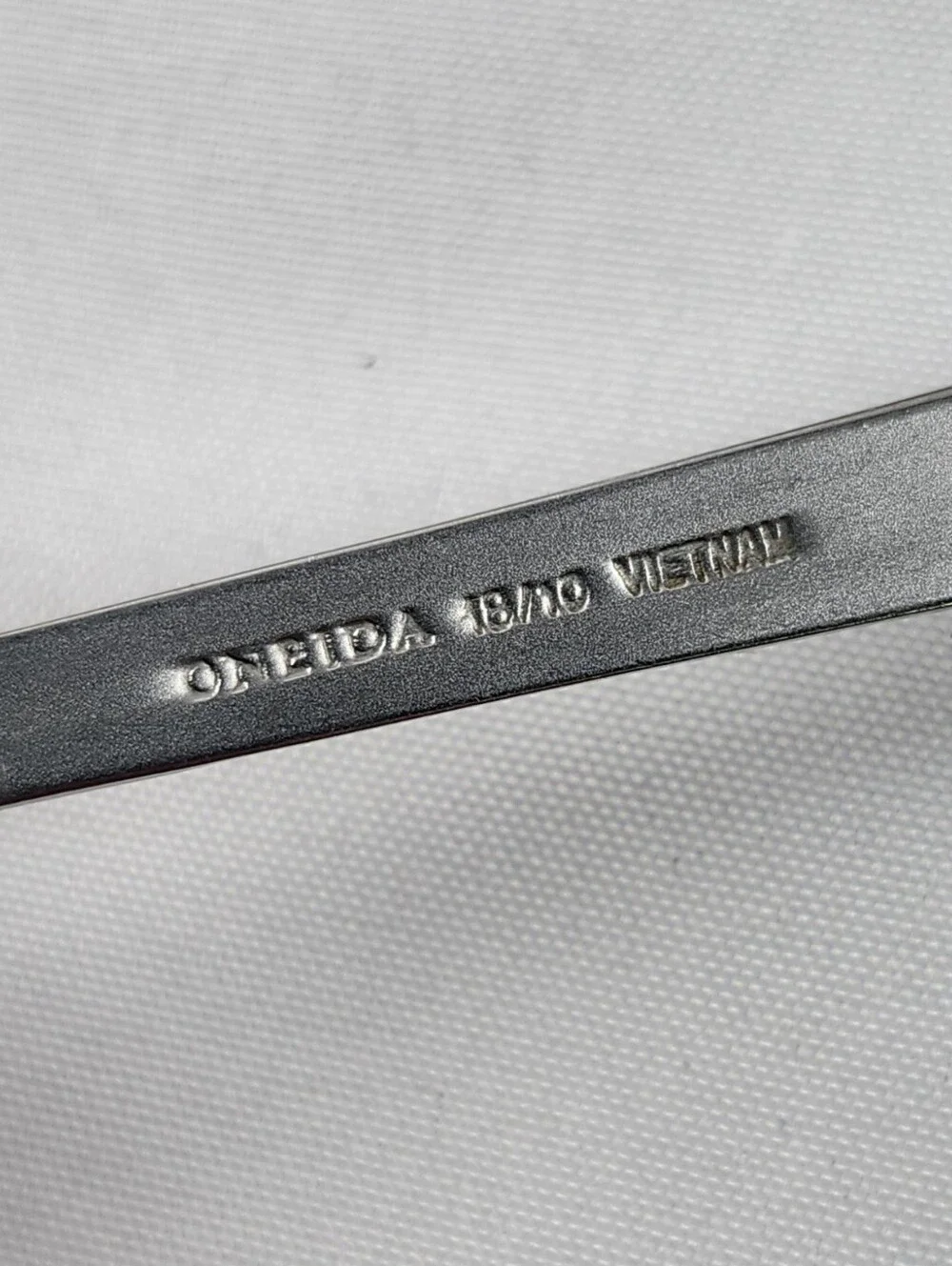 Oneida BIANCO Stainless 18/10 Flatware Lot Spoon Fork Butter Salad Serving